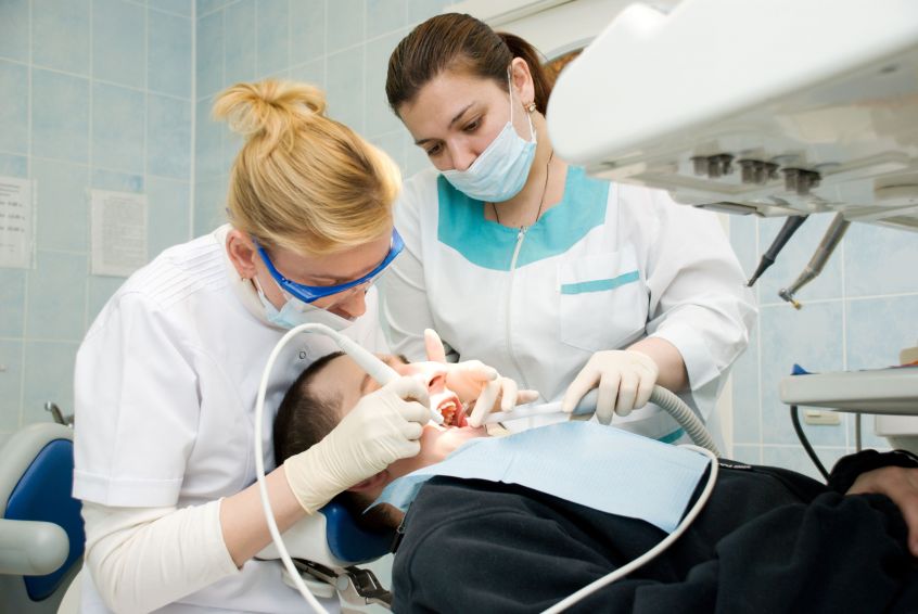 How Can the Cosmetic Dentist in Highland Park NJ Correct Your Smile?